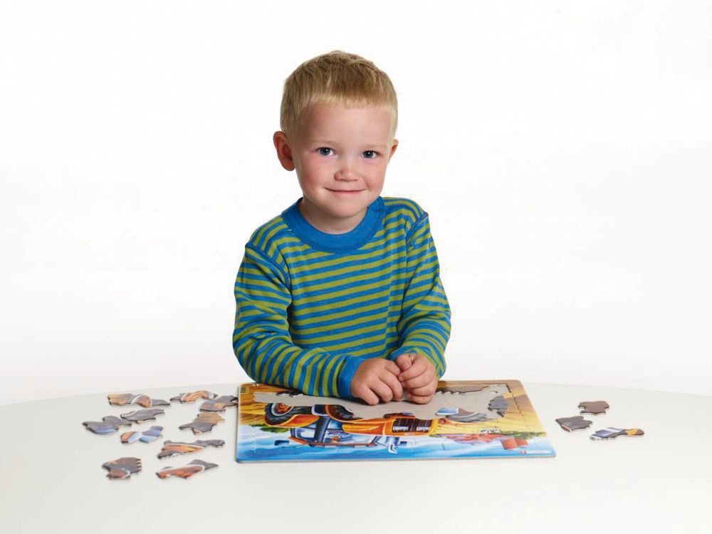 US4 - Large Tractor in a Farm Field (Illustrative image 6) US4 - Large Tractor in a Farm Field (Illustrative image 6)