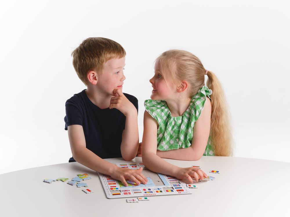 KL1 - Flagg og politisk kart av Europa (Illustrasjonsbilde 7) KL1 - Flagg og politisk kart av Europa (Illustrasjonsbilde 7)